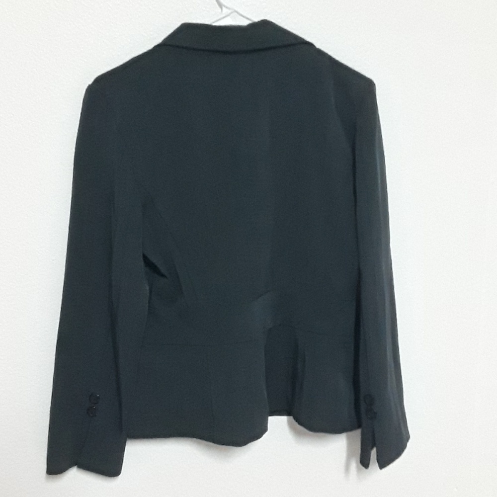 Blazer - Picture 3 of 5